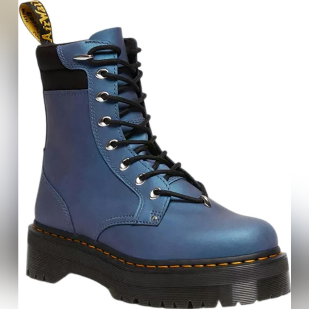NWT Dr. Martens Jadon II Hardware Pull Up Leather Platform Boots 5M / 6W…